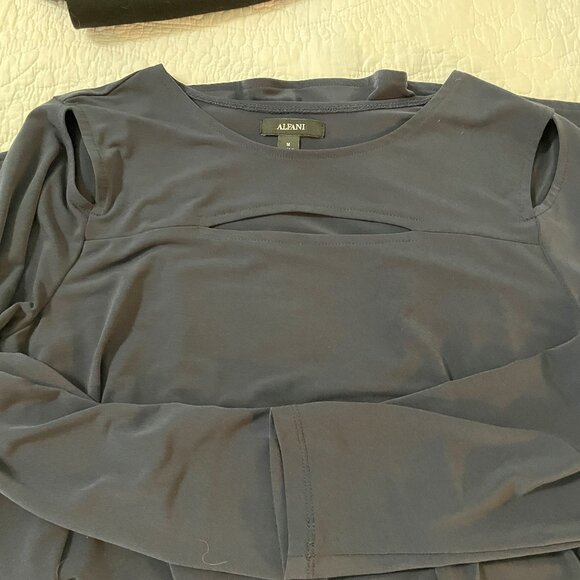 Alfani's Navy Blue Keyhole Tunic with slits at the shoulder Medium - Picture 3 of 5